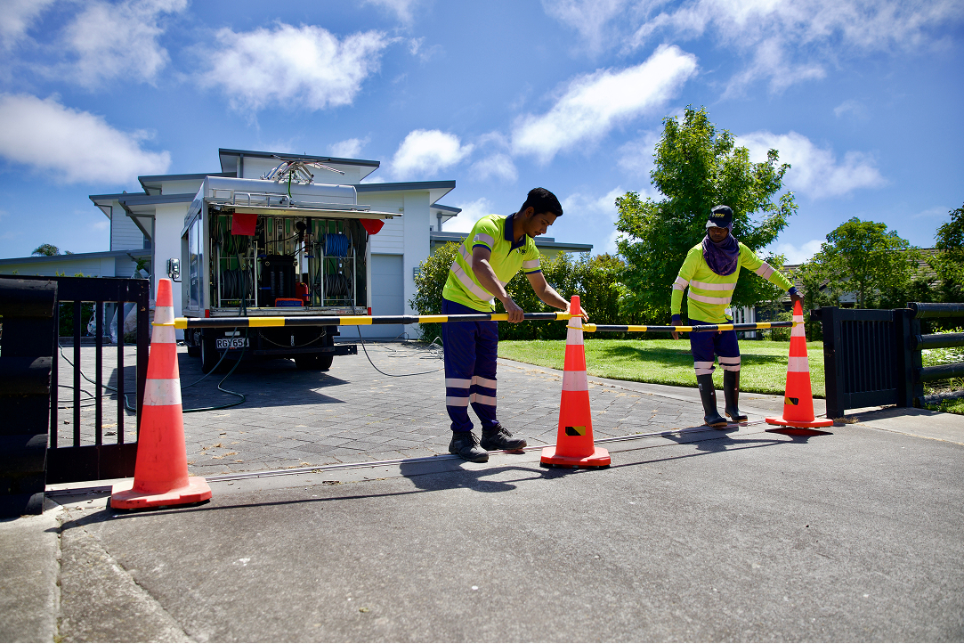 Sun Softwash crew working safely
